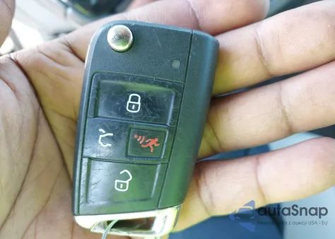 2018 Volkswagen Tiguan 2.0T Se/2.0T Sel z USA, uszkodzony, nr VIN 3VV2B7AX7JM157337